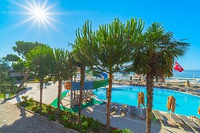 Assos Eden Gardens Hotel