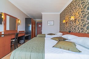 Assos Eden Gardens Hotel