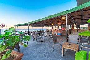 Assos Eden Gardens Hotel