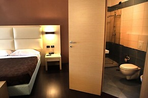 Hotel Sogni D'Oro Airport