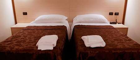 Hotel Sogni D'Oro Airport