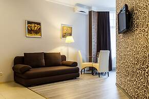 Corona Hotel & Apartments