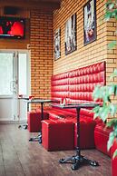 Corona Hotel & Apartments