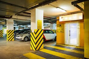 Corona Hotel & Apartments