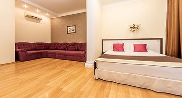 Corona Hotel & Apartments