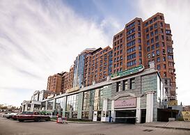 Corona Hotel & Apartments