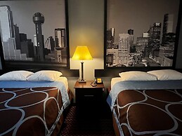 Super 8 by Wyndham Center