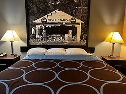 Super 8 by Wyndham Center