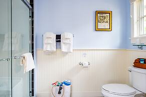 Admirals Landing - Adults Only