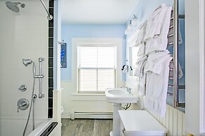 Admirals Landing - Adults Only