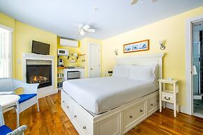 Admirals Landing - Adults Only