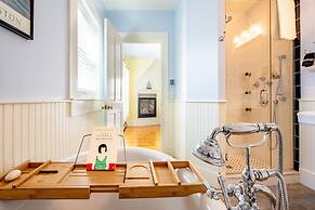 Admirals Landing - Adults Only