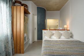 Vallas Apartments & Villas