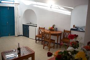 Vallas Apartments & Villas