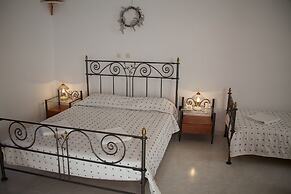 Vallas Apartments & Villas