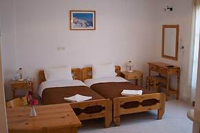 Vallas Apartments & Villas