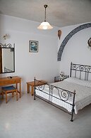 Vallas Apartments & Villas