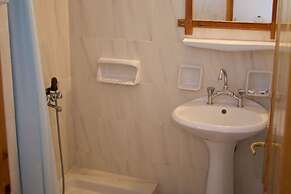 Vallas Apartments & Villas