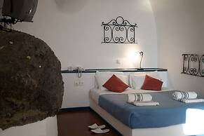 Vallas Apartments & Villas