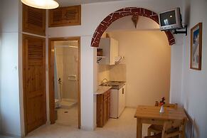 Vallas Apartments & Villas