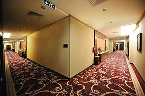 Al Hamra Palace By Warwick