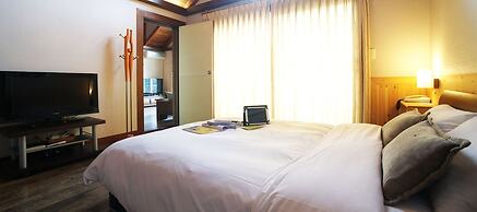 Aewol ParkHill Village