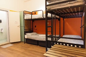 Sunflower Beach Backpacker Hostel