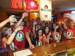 Sunflower Beach Backpacker Hostel