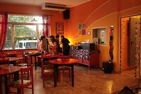 Sunflower Beach Backpacker Hostel