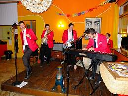 Sunflower Beach Backpacker Hostel