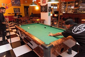 Sunflower Beach Backpacker Hostel