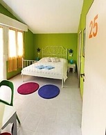 Sunflower Beach Backpacker Hostel