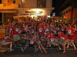 Sunflower Beach Backpacker Hostel