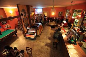 Sunflower Beach Backpacker Hostel