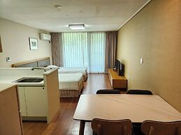 Mayhills Resort