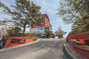 Dongbusan Oncheon Hotel