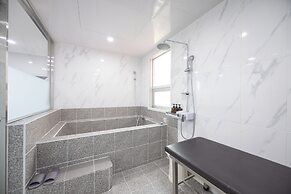 Dongbusan Oncheon Hotel