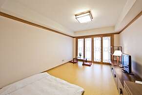 Hotel Hyundai by Lahan Mokpo