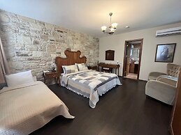 Griffon Boutique Hotel - Boutique Class