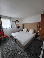 Hôtel Kyriad Saint Quentin en Yvelines - Montigny