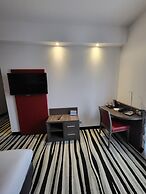 Hôtel Kyriad Saint Quentin en Yvelines - Montigny