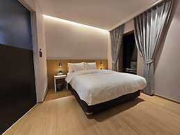Tria Hotel