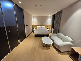 Tria Hotel