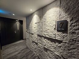 Tria Hotel