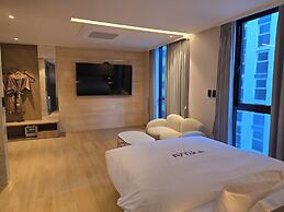 Tria Hotel