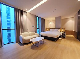 Tria Hotel