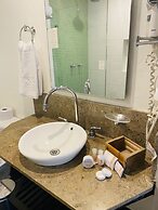 Hotel Retiro 84 by MIJ