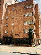 Hotel Retiro 84 by MIJ