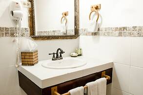 Paraiso Rainforest and Beach Hotel