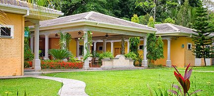 Paraiso Rainforest and Beach Hotel